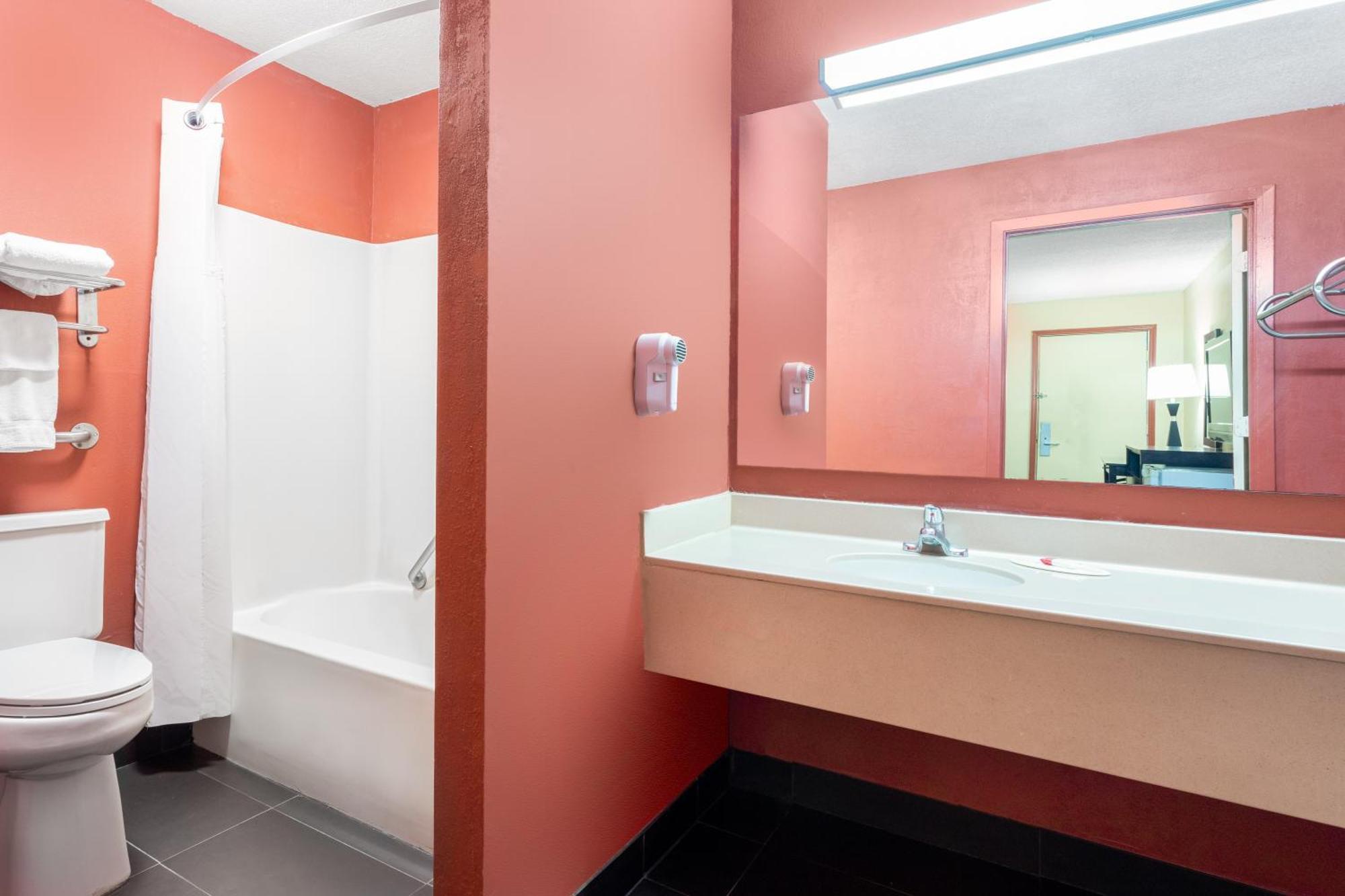 Travelodge By Wyndham In