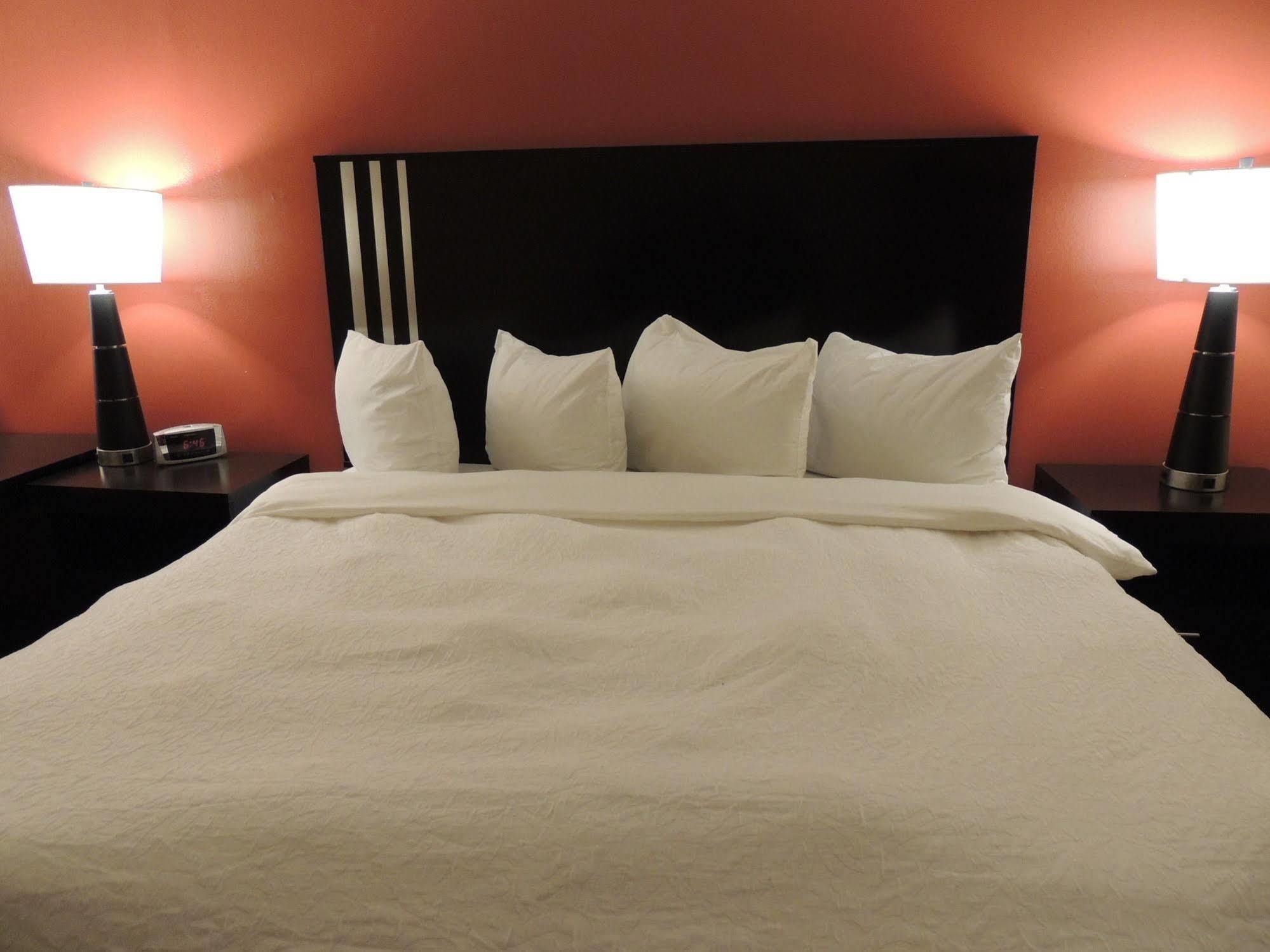 Travelodge By Wyndham In Hotel Richmond